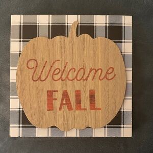 Welcome Fall Plaid Pumpkin Sign